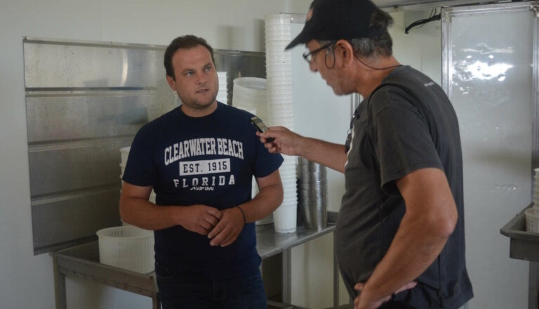 Γρηγόρης Καραμαντζάνης (τυροκόμος):  «Θα προτιμούσα η φέτα να ήταν φθηνότερη, όχι 12 ευρώ»