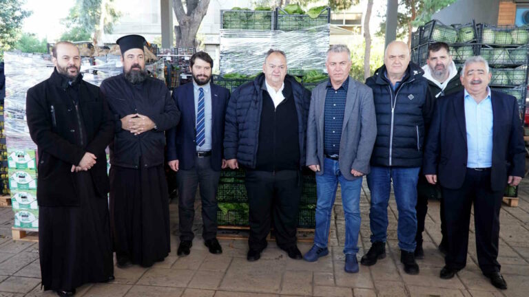 ΣΕΚΛΑ: Διένειμε φρούτα και λαχανικά και φέτος σε ευάλωτους συμπολίτες μας