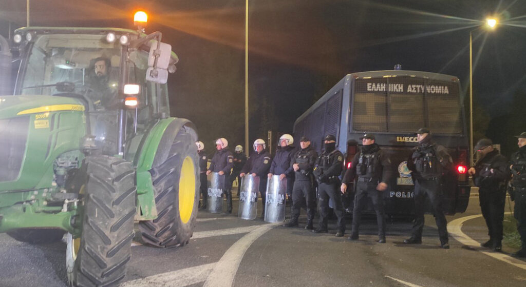 Μπλόκο Γυρτώνης: Οι αγρότες διαδηλώνουν στις 19:00 με τα τρακτέρ τους στην πόλη της Λάρισας
