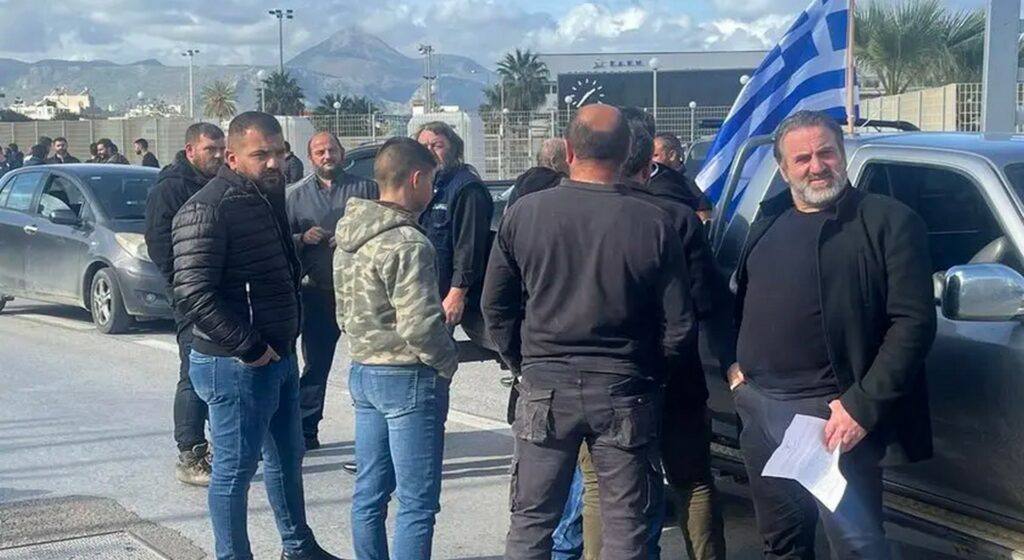 ΥΠΑΑΤ: Αγρότες από την Κρήτη συναντώνται με τον Τσιάρα στις 12 το μεσημέρι