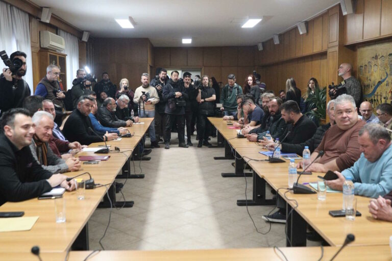 Τα μέτρα για τη στήριξη της αγροτικής παραγωγής που συζητήθηκαν στην 4ωρη σύσκεψη
