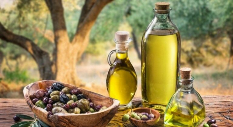 Ο Τραμπ πιέζει την Ισπανία συνδέοντας ελαιόλαδο και εξοπλισμούς