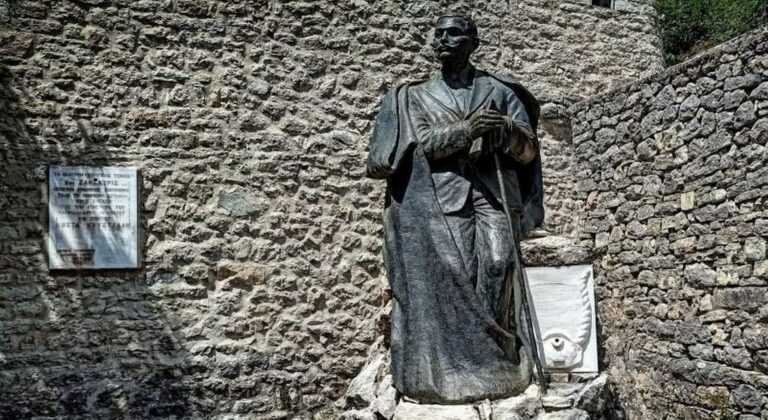 Τιμούν την μνήμη και το έργο του Κώστα Κρυστάλλη