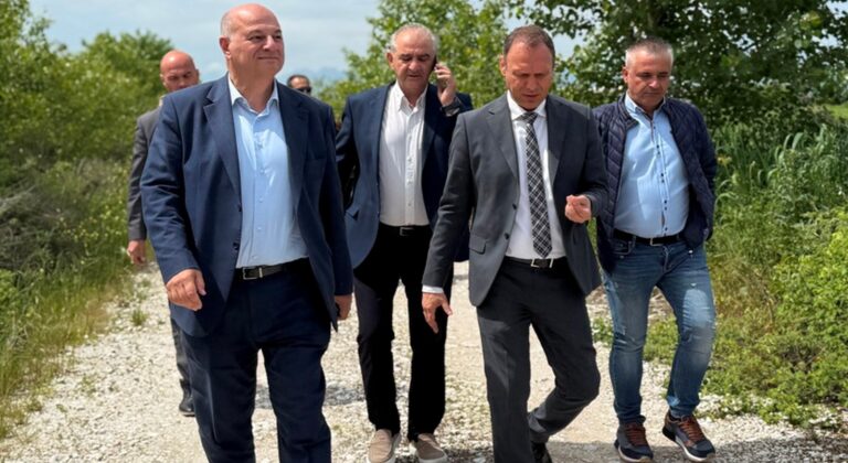 Αυτοψία Τσιάρα στον Παλαμά Καρδίτσας - Περιορισμένες οι ζημιές εκτιμά ο ΕΛΓΑ