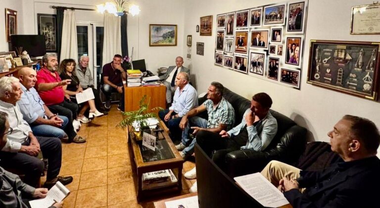 Κυβερνητικό κλιμάκιο συναντήθηκε με αλιείς στην Κέρκυρα - Ζύγισμα, συνδικαλιστικοί φορείς και καθυστερημένες αποζημιώσεις τα βασικά θέματα