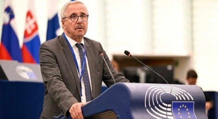 Πέρασε η τροπολογία Μανιάτη στο Ευρωκοινοβούλιο για μόνιμη αναγραφή της προέλευσης στα αγροτικά προϊόντα