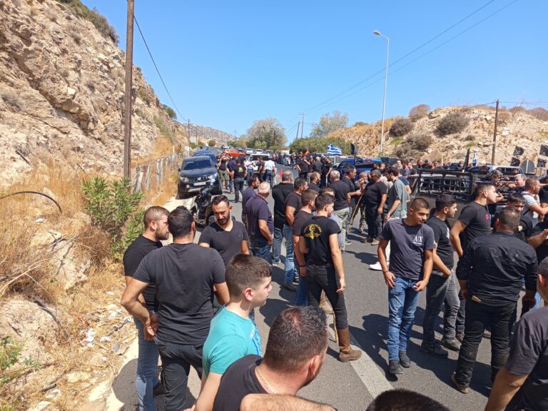 Αγρότες Ηρακλείου και Χανίων υπέρ ΠΕΜ: Η κυβέρνηση αξιοποιεί πρόθυμους και παίζει παιχνίδια
