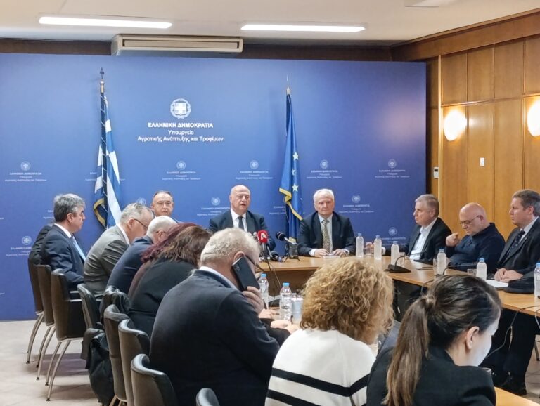 Νέο «όχι» στον εμβολιασμό κατά της ευλογιάς - Τι δήλωσε ο Τσιάρας για χρηματοδότηση κτηνοτρόφων