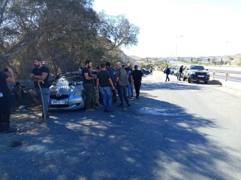 Κρήτη: Οι αγροτοκτηνοτρόφοι προετοιμάζουν απόβαση στην Αθήνα – Οι ανακοινώσεις Χατζηδάκη και Τσιάρα δεν τους έπεισαν