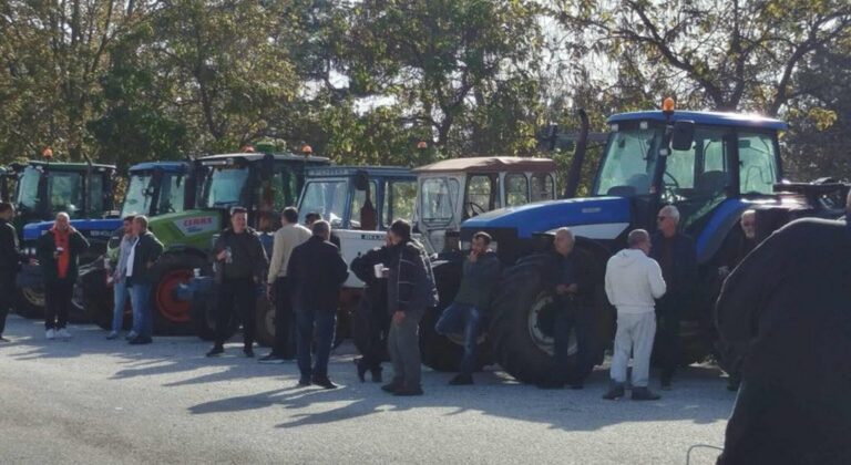 Ξεσηκωμός αγροτών και στον Έβρο: Πάνω από 200 τρακτέρ στον ΟΠΕΚΕΠΕ Κομοτηνής (ΦΩΤΟ)
