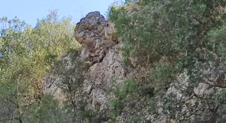 Βράχος απειλεί σπίτια και ανθρώπινες ζωές στο Άνω Κοτσανόπουλο Πρέβεζας