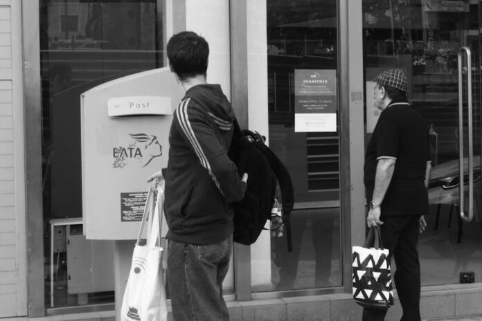ΚΛΕΙΣΙΜΟ ΥΠΟΚΑΤΑΣΤΗΜΑΤΩΝ ΕΛΤΑ ΣΤΗΝ ΑΘΗΝΑ (ΧΡΗΣΤΟΣ ΜΠΟΝΗΣ//EUROKINISSI)