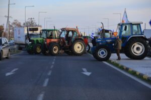 Καλούν αγρότες σε απολογία για τα μπλόκα - Πώς απαντούν οι Σύλλογοι