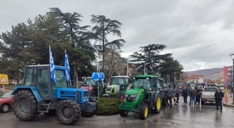 Ταράζουν στις μηνύσεις αγρότες για το μπλόκο στην αλυσίδα Πέλλας