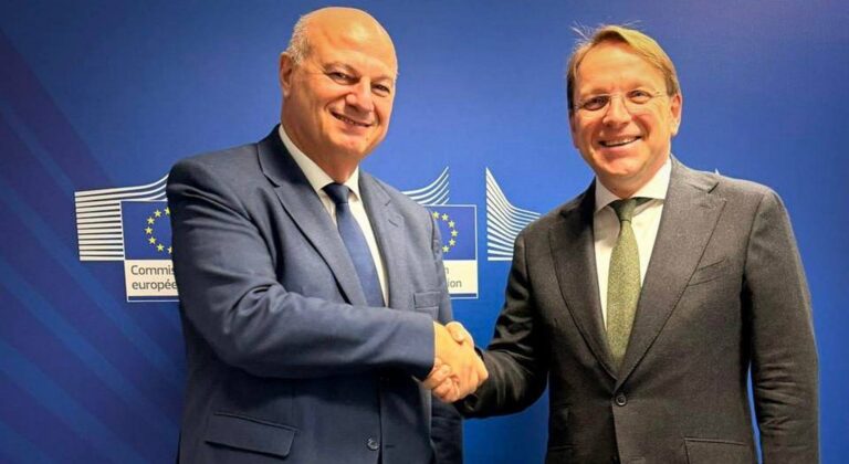 Συνάντηση Τσιάρα με Βαρχέλι για την ευλογιά: Συμφώνησαν τήρηση μέτρων χωρίς εμβολιασμό