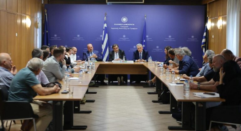 Συνάντηση αλιέων με τον Μ. Σχοινά: Ανακοινώθηκαν 7 νέα μέτρα στήριξης (Έγγραφο)