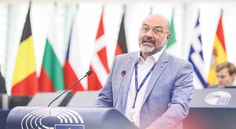 Αρναούτογλου: Τροπολογία για κατάργηση των ηλικιακών ορίων για νεοεισερχόμενους παραγωγούς