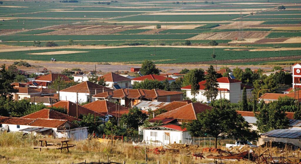 Το δημόσιο δίνει τίτλους ιδιοκτησίας στους αγρότες