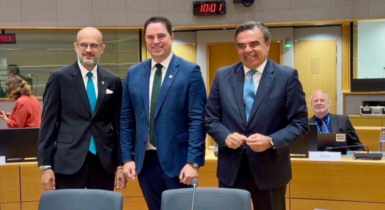 Σχοινάς: Σημαντική η ενίσχυση στα λιπάσματα - Η αβεβαιότητα στα στενά του Ορμούζ συνεχίζεται